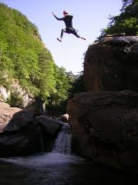 Descenso de barrancos despedidas en Vitoria