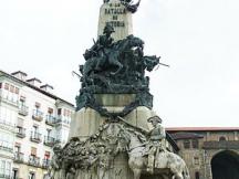Rutas turísticas para despedidas en Vitoria Duracion 1.5 hora Precio 15€ por persona Grupo mínimo 6 personas